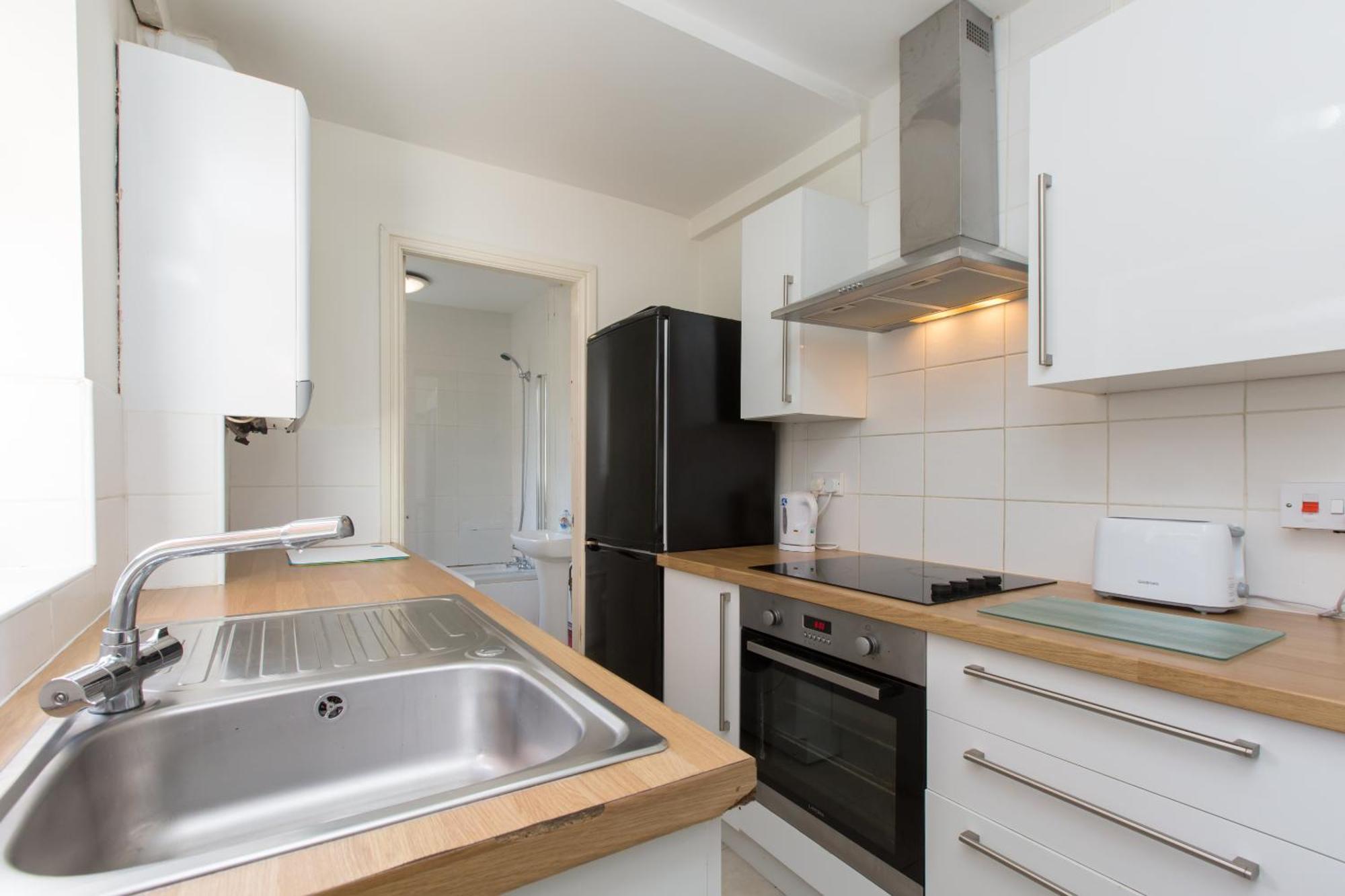 Budget Rooms @ Underwood Lane Крю Екстериор снимка