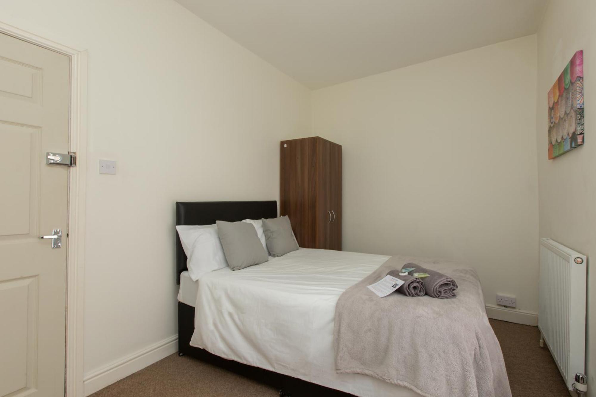 Budget Rooms @ Underwood Lane Крю Екстериор снимка