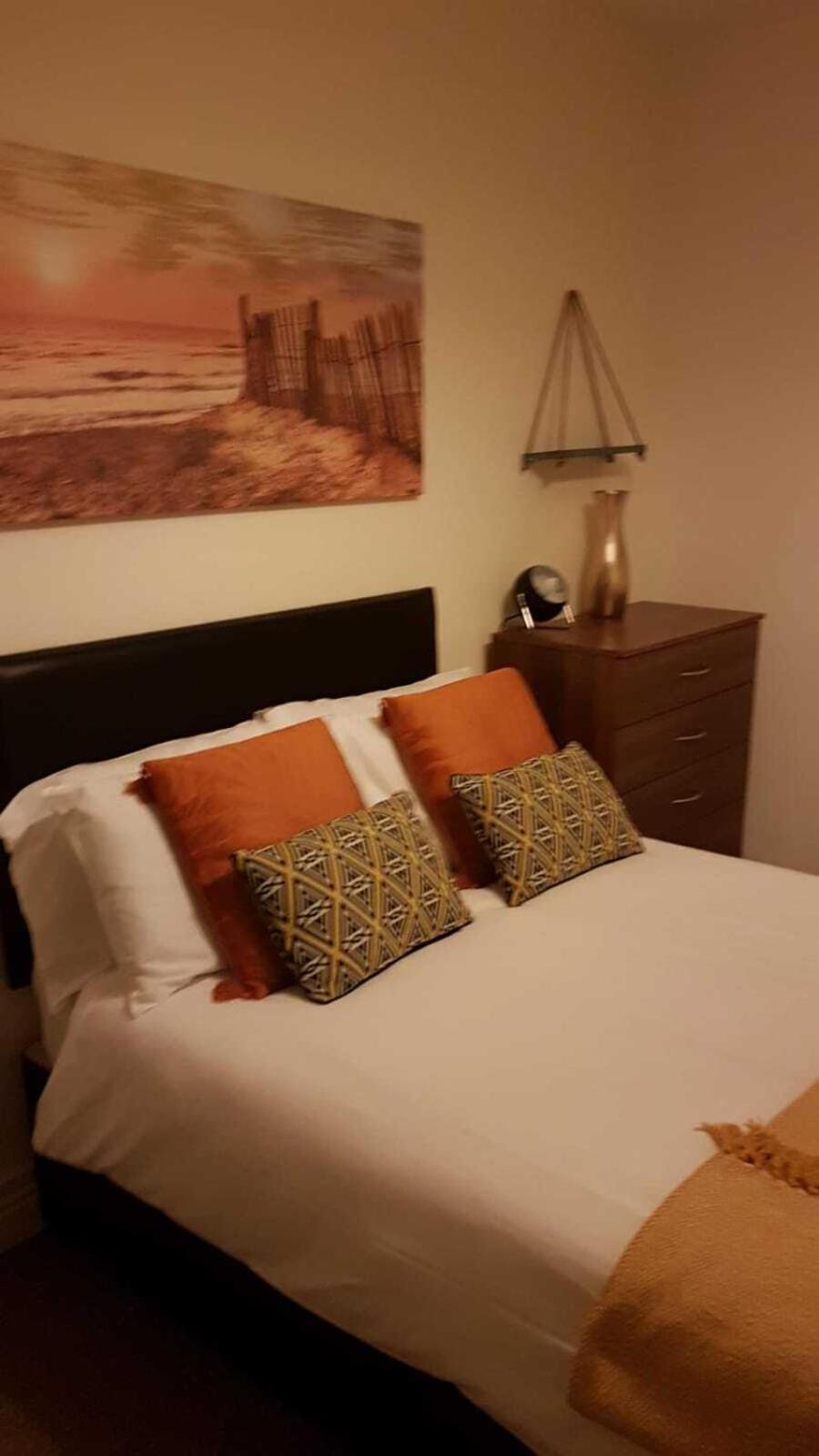 Budget Rooms @ Underwood Lane Крю Екстериор снимка