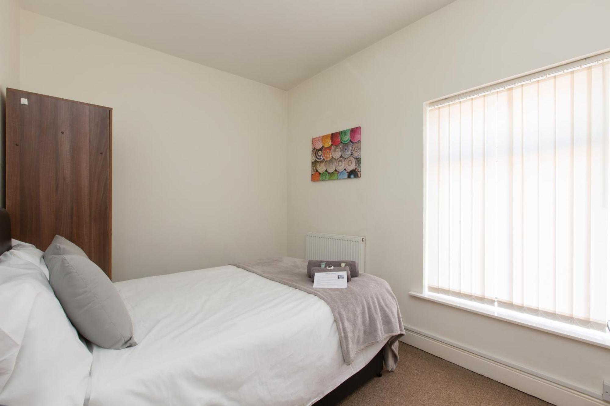 Budget Rooms @ Underwood Lane Крю Екстериор снимка