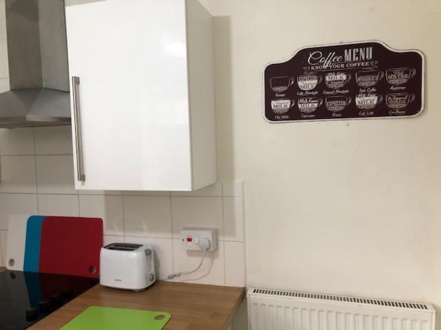 Budget Rooms @ Underwood Lane Крю Екстериор снимка