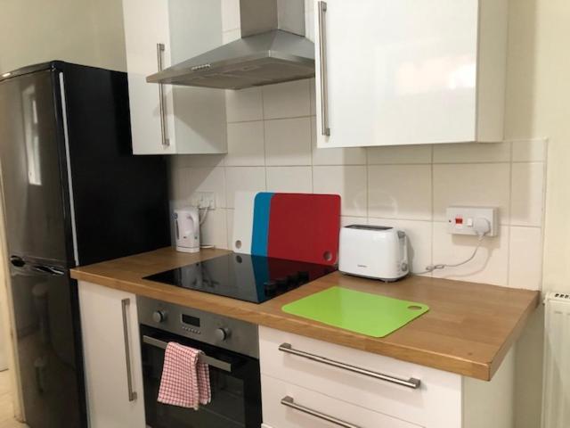 Budget Rooms @ Underwood Lane Крю Екстериор снимка