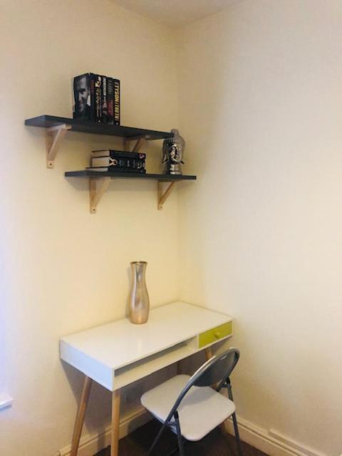 Budget Rooms @ Underwood Lane Крю Екстериор снимка