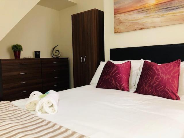 Budget Rooms @ Underwood Lane Крю Екстериор снимка